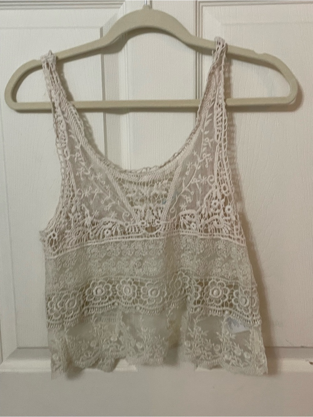 NWOT Urban Outfitters Kimchi Blue Festival Lace Crochet Tank Top in Cream